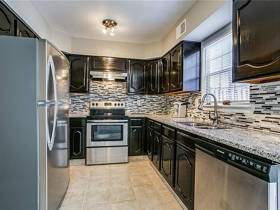 3rd image of 3058 Harbinger Ln