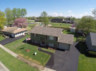 410 Sweetbriar Pl, Plano, IL 60545