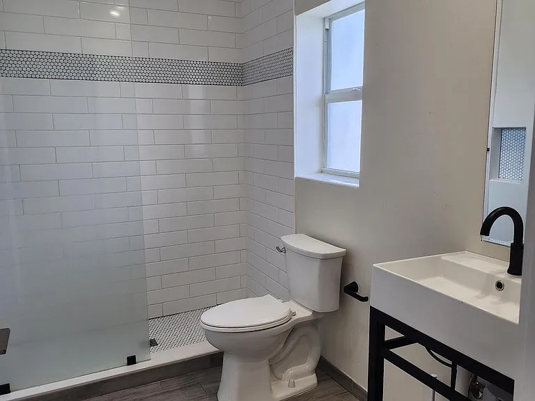 315 7th St #1 — Photo 4