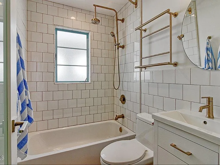 1078 S Seaward Ave — Photo 7