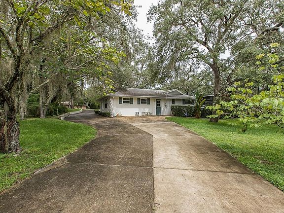 3rd image of 18618 Anglewood Dr