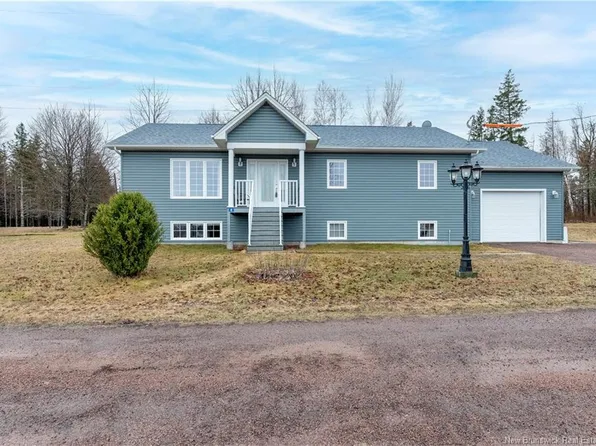 4 Beau Matin Ln, Beaubassin East, NB E4P 6T8