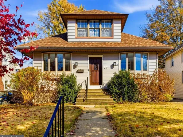 221 Richey Ave, Collingswood, NJ 08107