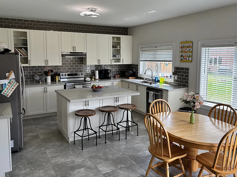 1011 Wickham Rd — Photo 5