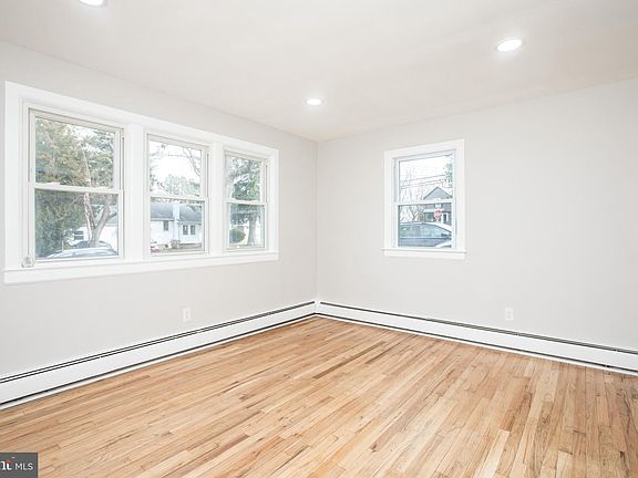 4th image of 205 Quimby Ave