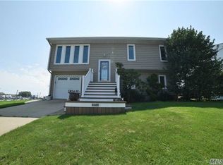 3554 Shore Pl, Seaford, NY 11783