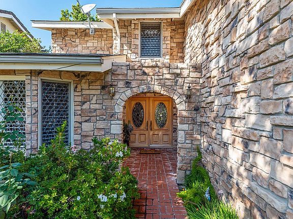 4th image of 1321 S Bluesail Cir