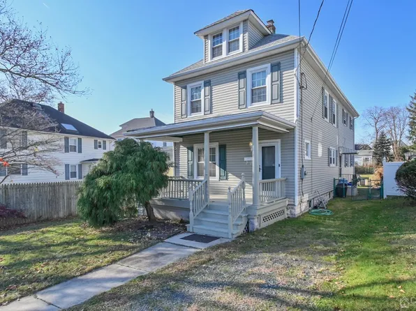 8 High St, South River, NJ 08882