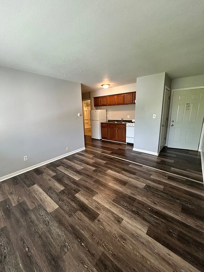 1418 W Mitchell St — Photo 4