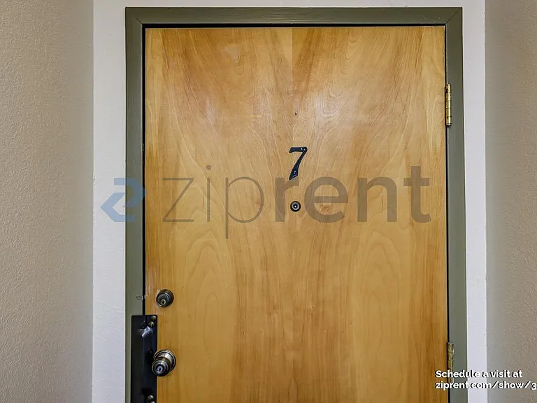 3421 25th St #7 — Photo 11