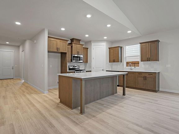 2nd image of 1140 Pumpkin Ridge Dr #336