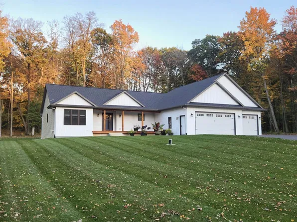 W8291 Royal Oaks Dr, Wautoma, WI 54982