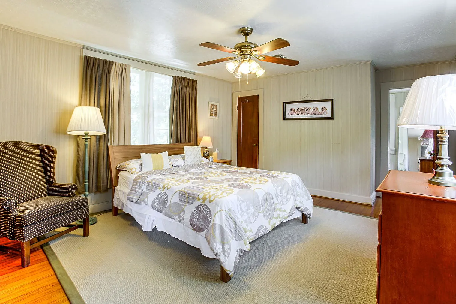 3 bed, 1.0 bath, 1313 sqft, $2,167 — Photo 3