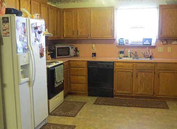 2nd image of 1009 E 15th Pl