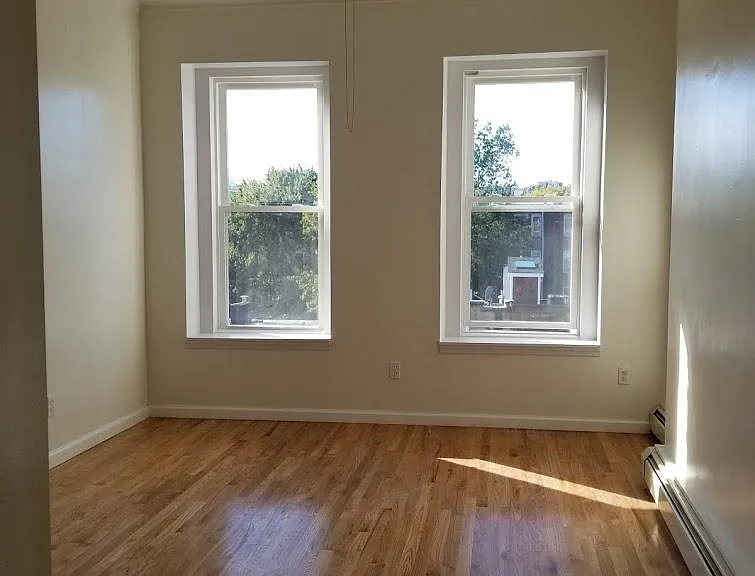927 Park Ave #1N — Photo 3