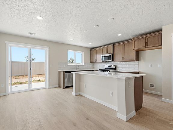 4th image of 10103 Bellevue Rdg