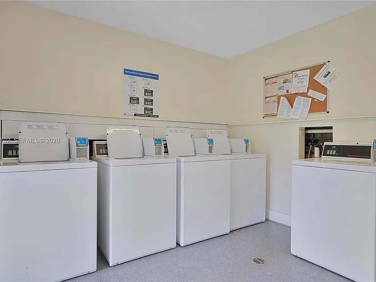 10786 N Kendall Dr #D18 — Photo 20