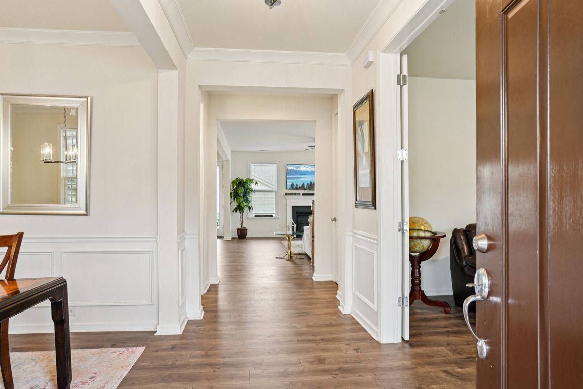 Hunton Forest Dr-S2910-001.jpg