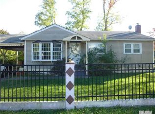 2 Ardmore Dr, Brentwood, NY 11717