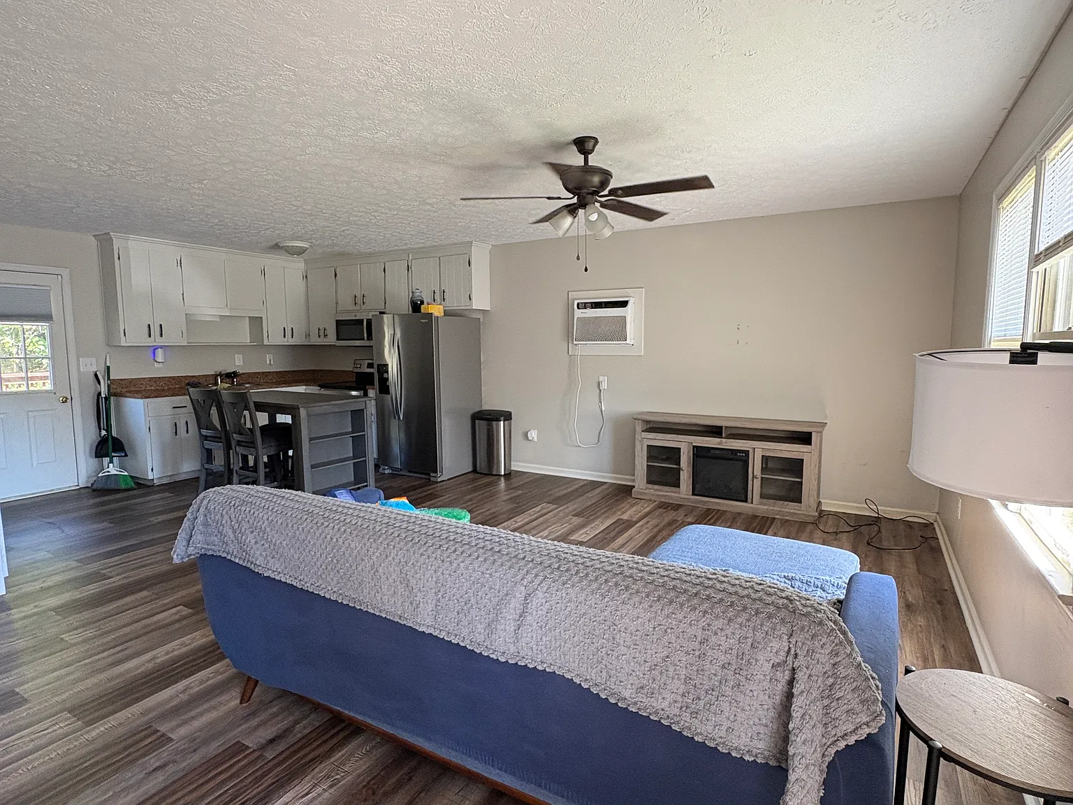 2 bed, 925 sqft, $1,050 — Photo 2