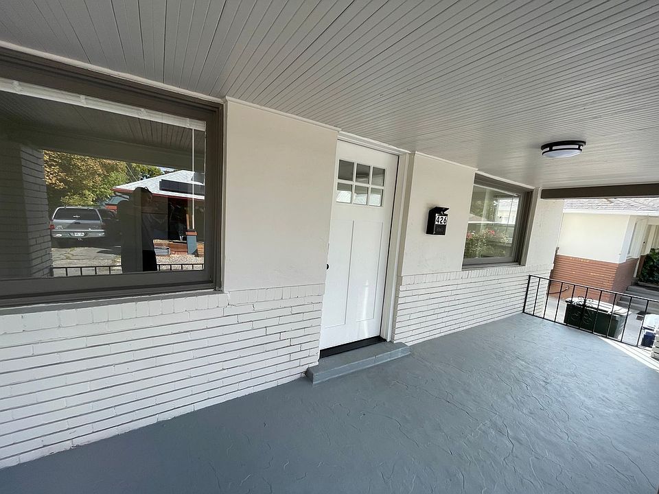 1st image of 426 E Logan Ave