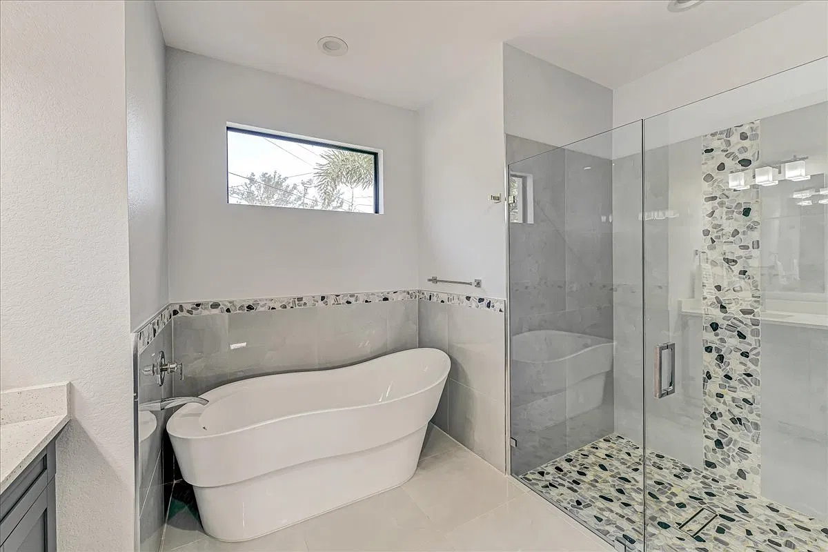4 bed, 1917 sqft, $3,750 — Photo 4
