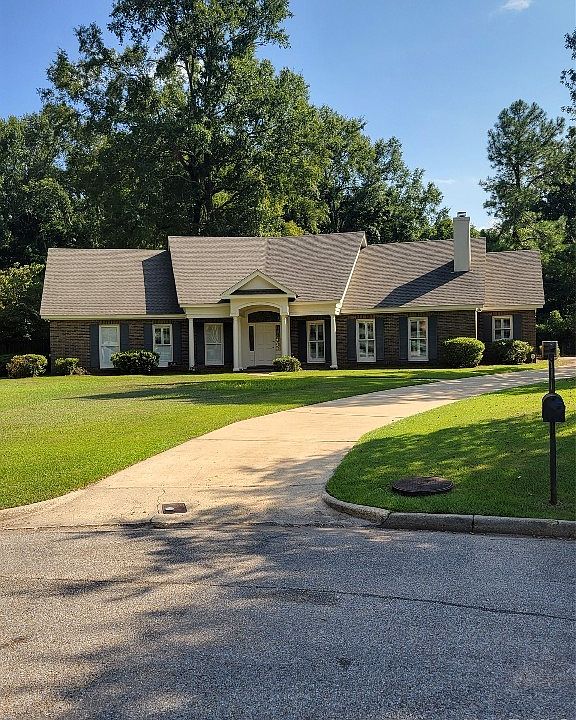 1st image of 260 Charleston Ct S