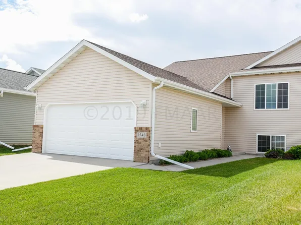 1543 34th Ave S, Moorhead, MN 56560