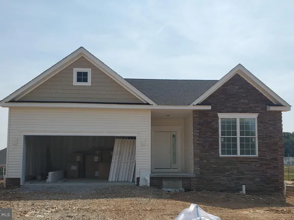 219 Edie Cir #130, Stewartstown, PA 17363