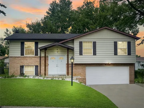 19 Fernwood Dr, Saint Peters, MO 63376