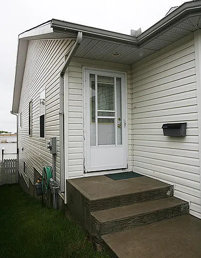 Wonderful two bedroom, two bath home On the Lake — Photo 3