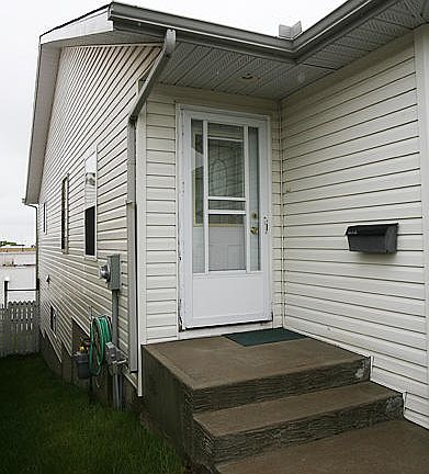 3rd image of 108 Arbour Grove Close NW