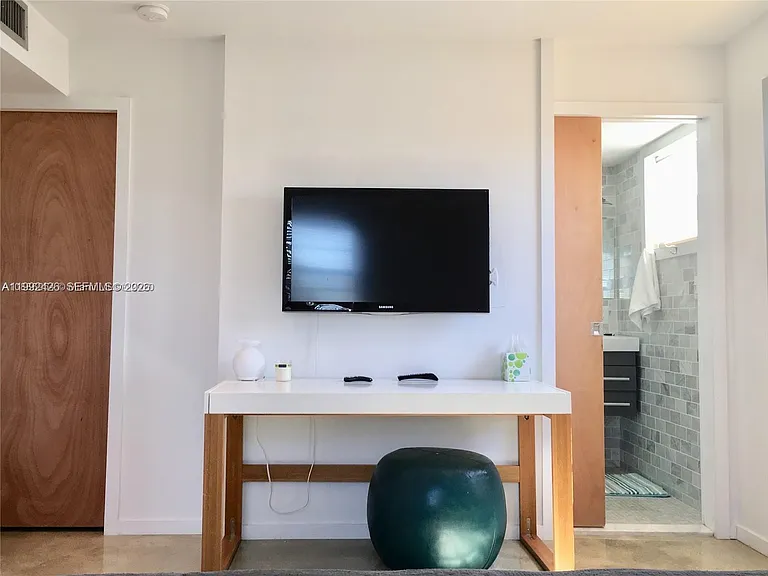 618 Euclid Ave #404 — Photo 8
