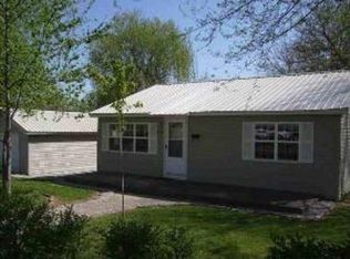 918 Springfield Rd, Lebanon, MO 65536