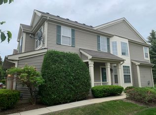 5670 Middlebury Ln, Gurnee, IL 60031
