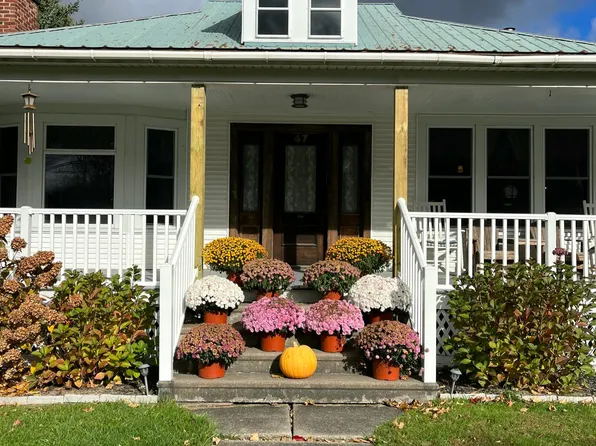 47 W Main St, Chateaugay, NY 12920