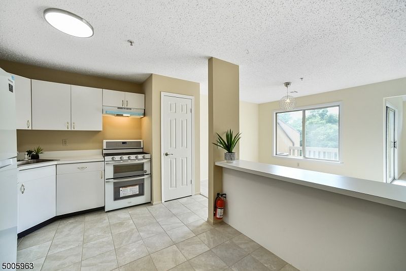 1st image of 24 Buchanan Ct