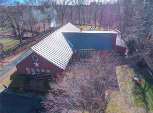 35 Hartford Rd, Brooklyn, CT 06234