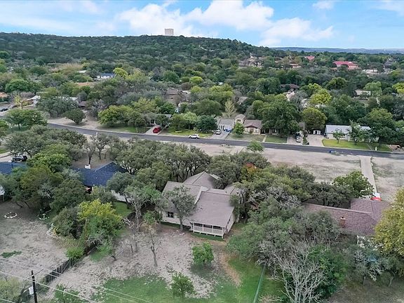 5th image of 428 Valley Dr