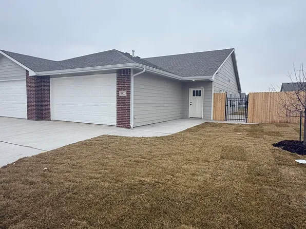 3833 S Bluelake Ct, Wichita, KS