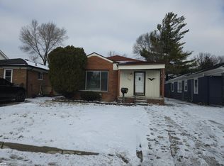 15525 Stephens Dr, Eastpointe, MI 48021