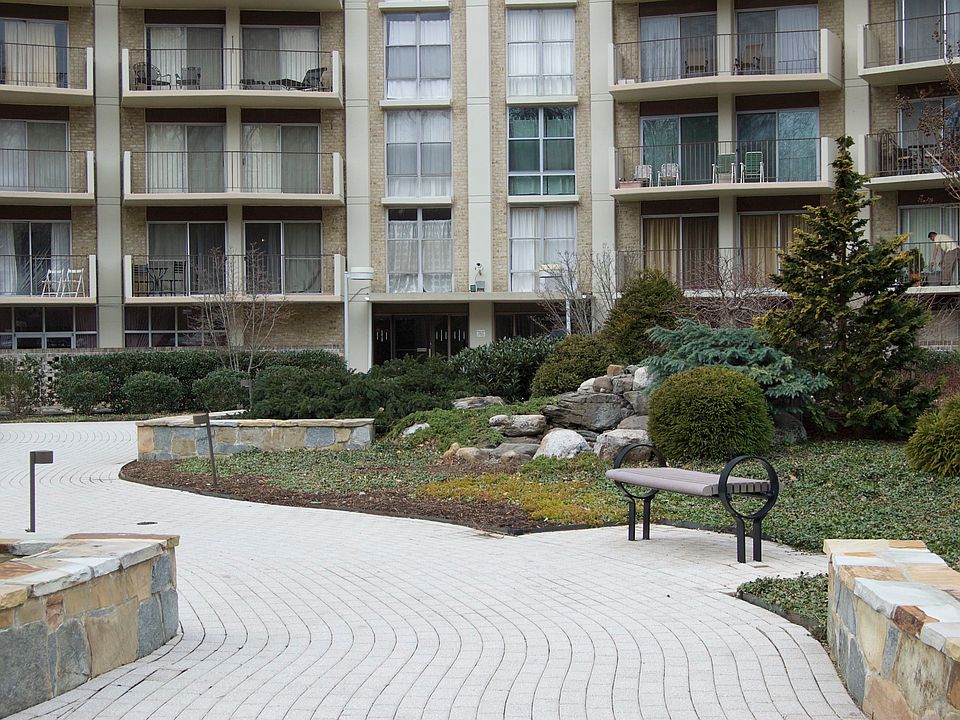 Parkside Plaza Condo