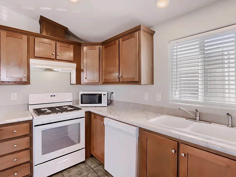 2434 E Main St #14 — Photo 6