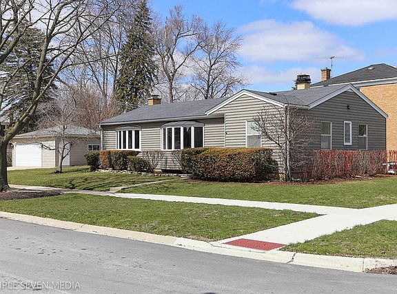 4th image of 1106 W Elm St