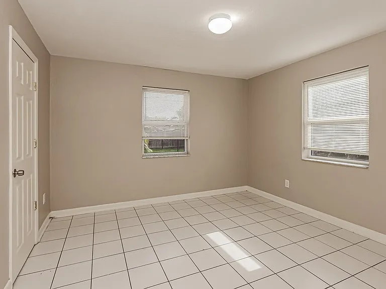 1887 Sunset Pl — Photo 8