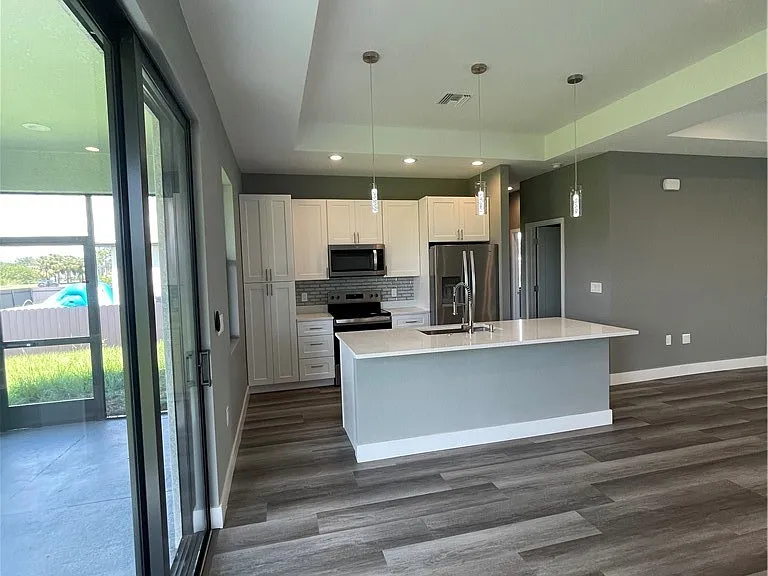 610 Floyd Ave S — Photo 16