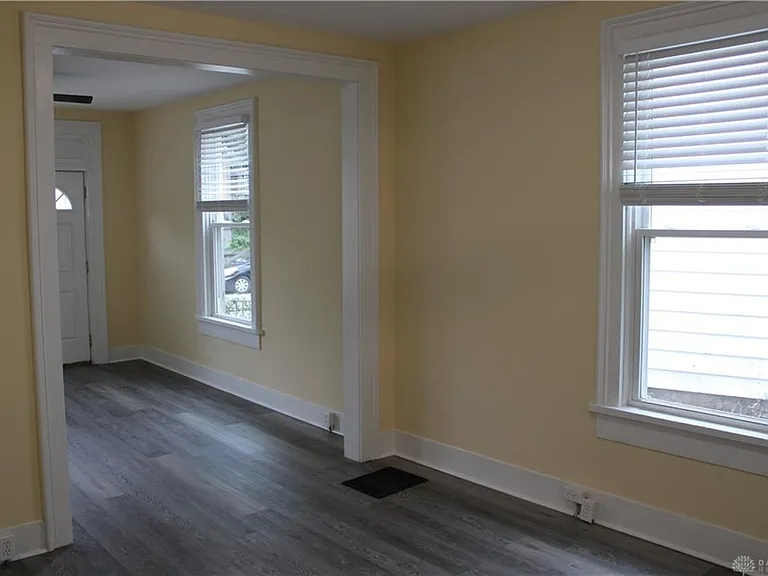 243 Oak St — Photo 17