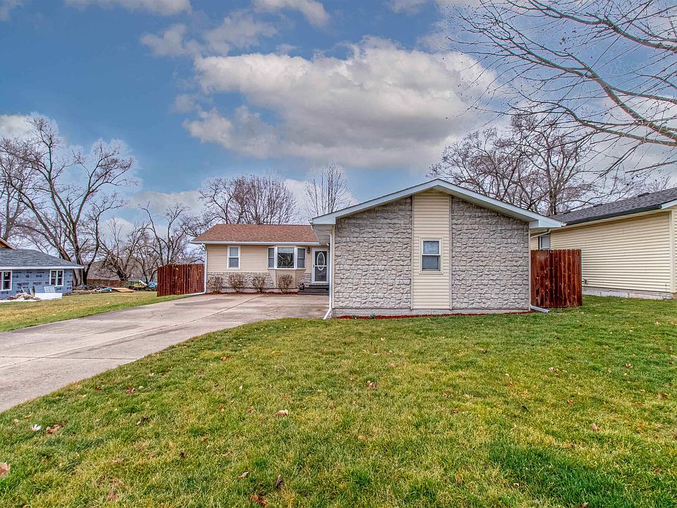 812 Hacker St, Buffalo, IA 52728 | Zillow