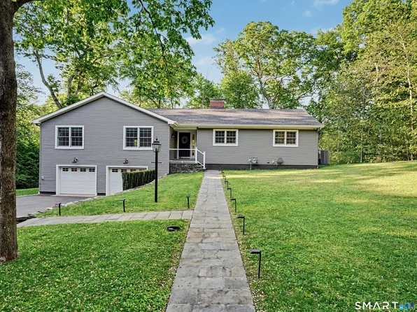 8 White Fox Road, Stamford, CT 06903
