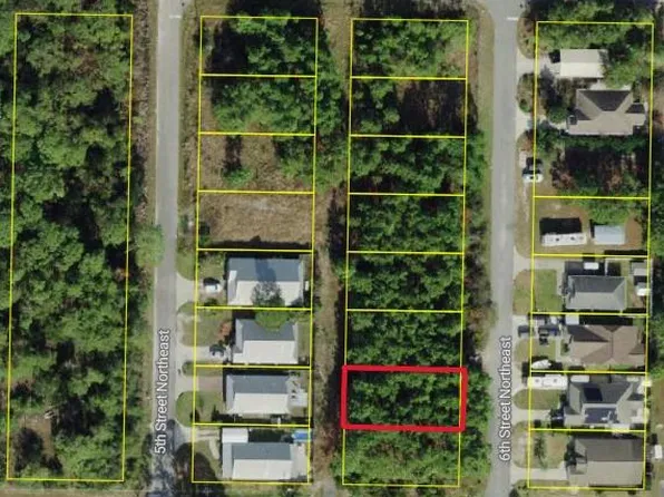 903 NE 6th St, Carrabelle, FL 32322